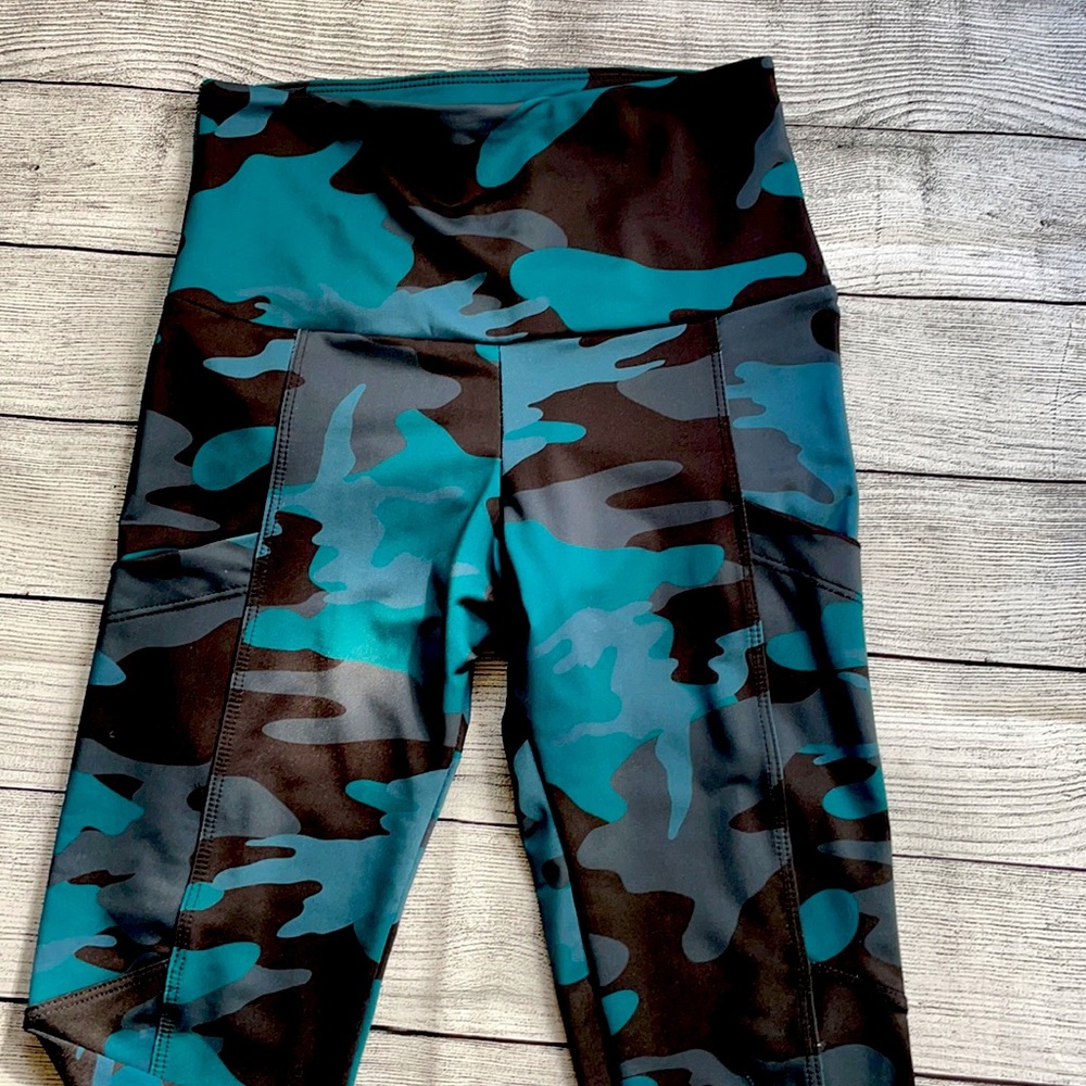 Onzie High Waist Camo Leggings With Pockets